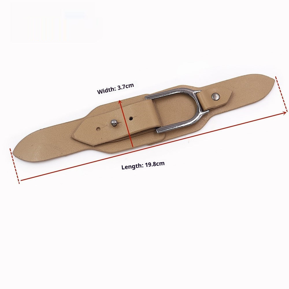 Boutons métalliques en cuir haut de gamme sur le manteau