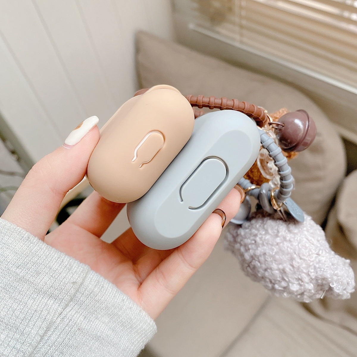 Couverture d'écouteur en couleur solide sans fil Bluetooth Soft Shell Pendentif pour chiots de dessin animé