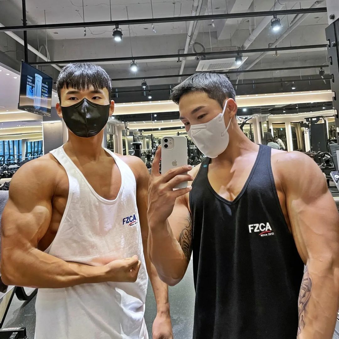 Sport Fitness Muscle Hommes Été Élastique Course Entraînement Hydratant l'humidité Veste Casual