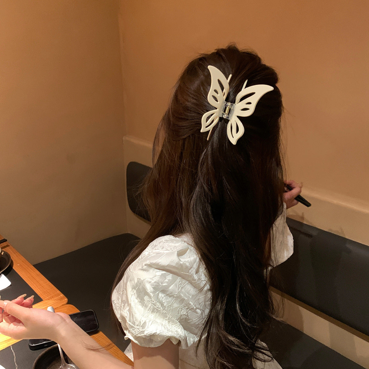 Épingle à cheveux à acétate de papillon creux