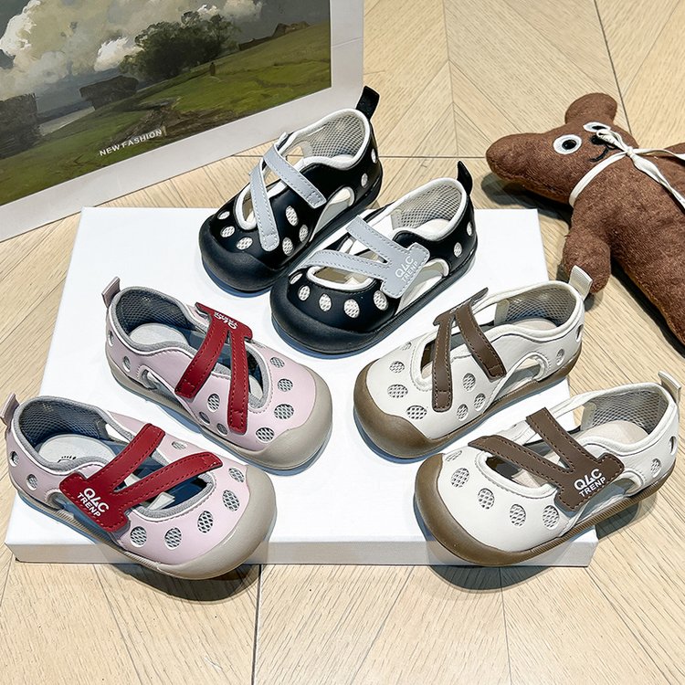 Breathable boarding shoes