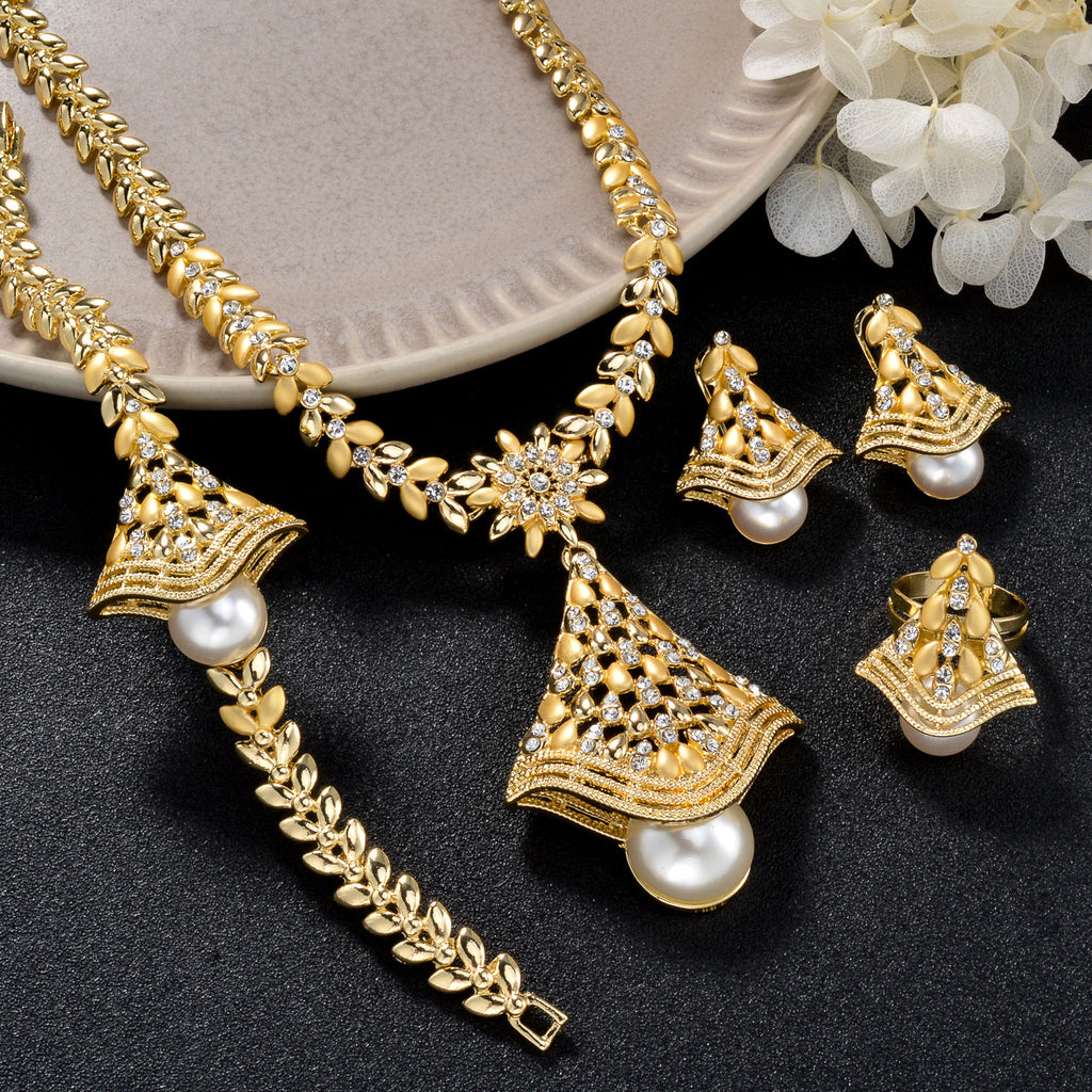 Collier de feuille dorée 18k pour bijoux