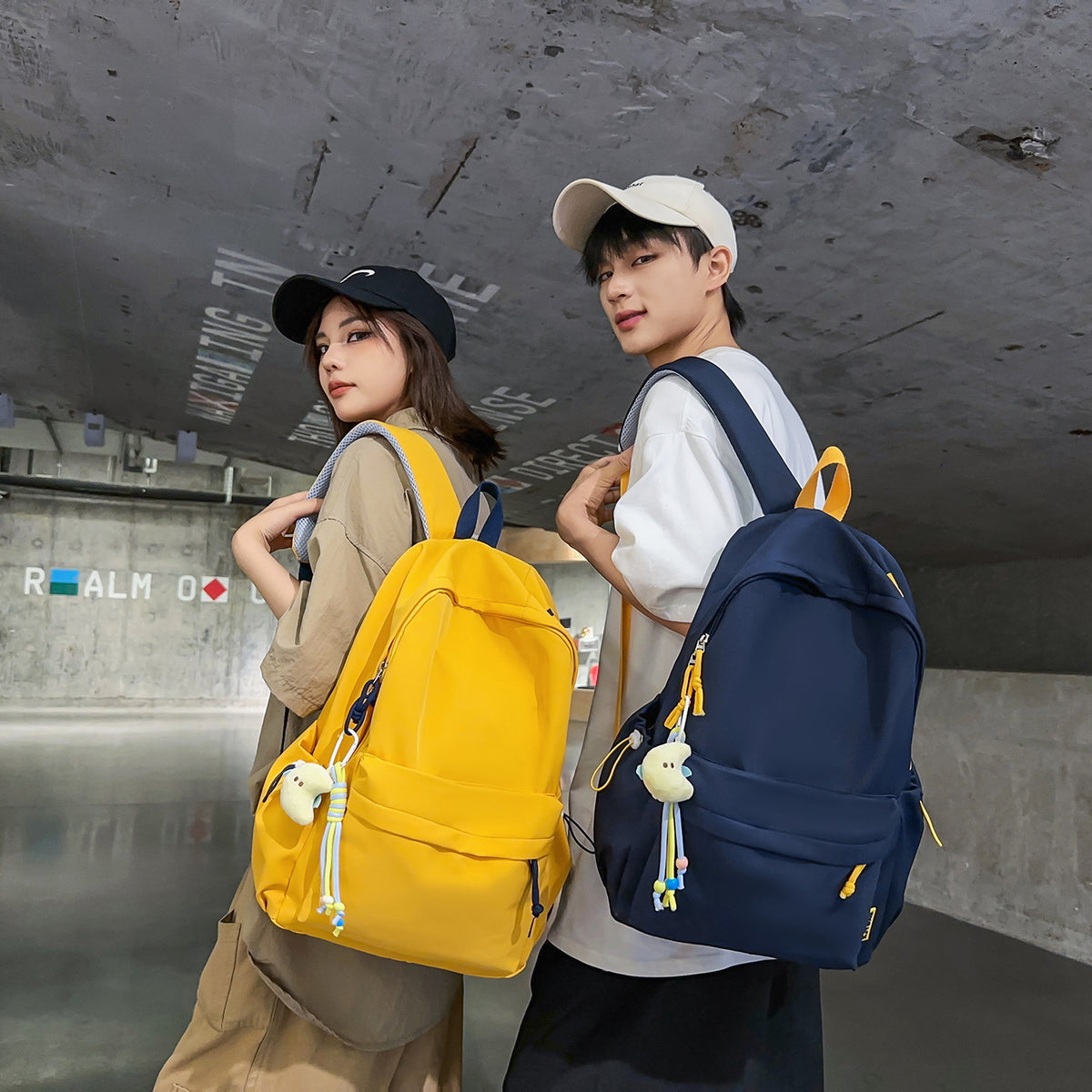 Sac à dos polyvalent occasionnel avec impression de lettre