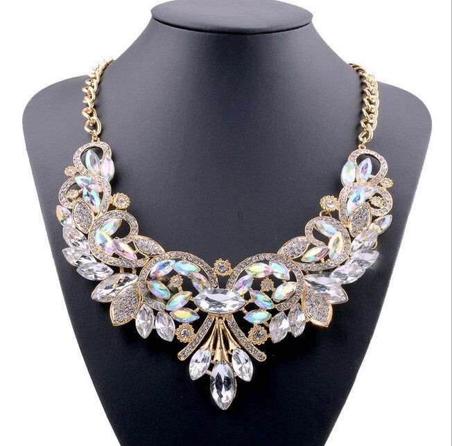 Collier de fleurs en alliage de diamant pour les femmes