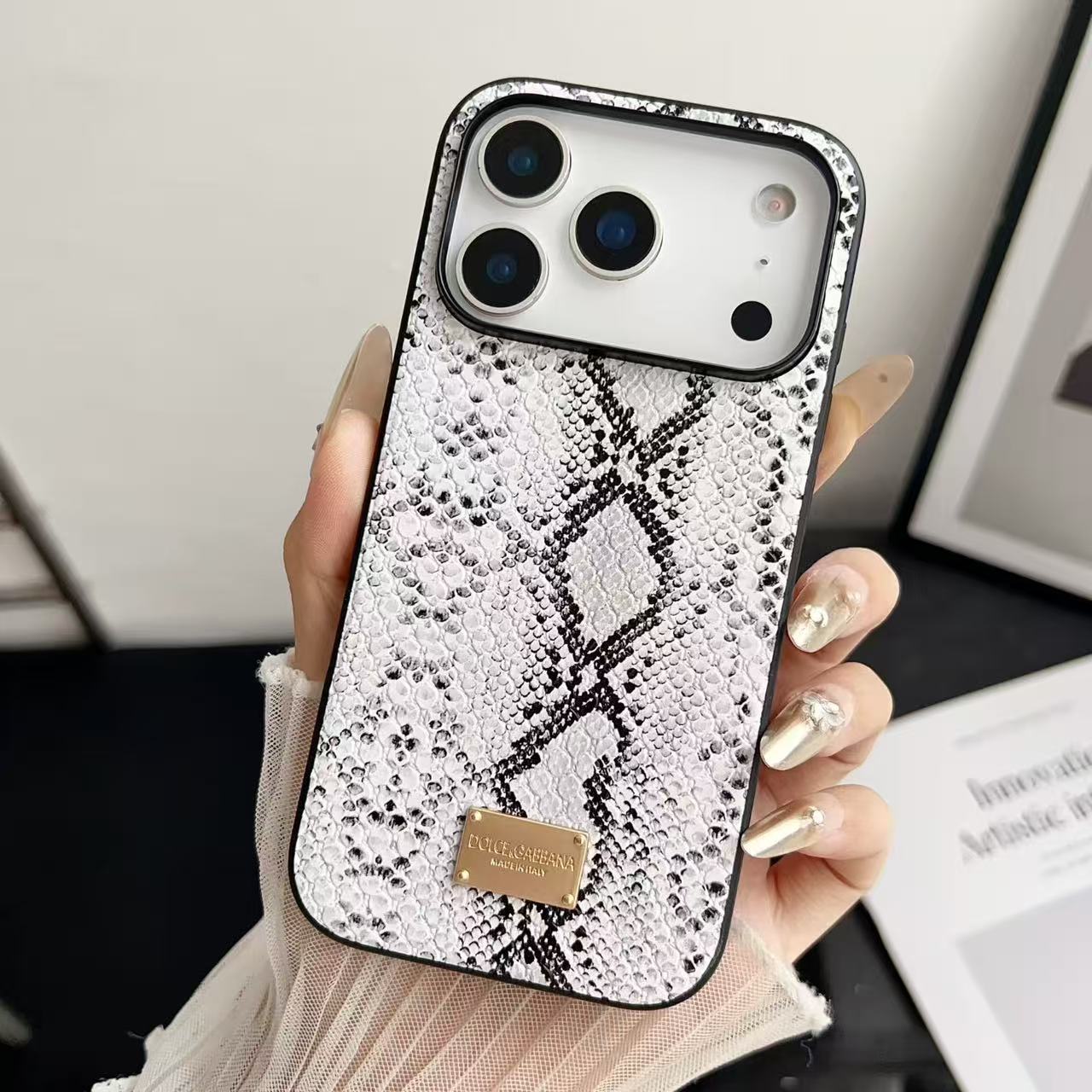 Cas de téléphone à snakeskin moulé par injection
