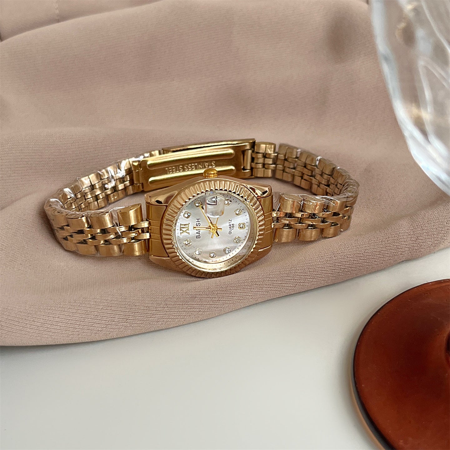 Casual Et pourtant sophistiqué Rond Diamant-face montre