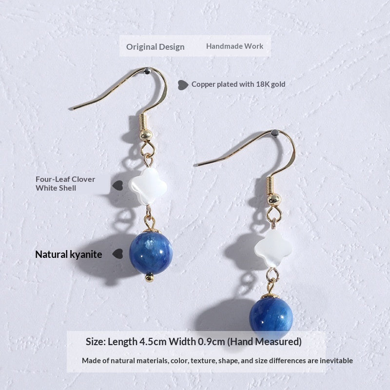 Boucles d'oreilles originales de style vintage en Shell et Kyanite blanc naturel