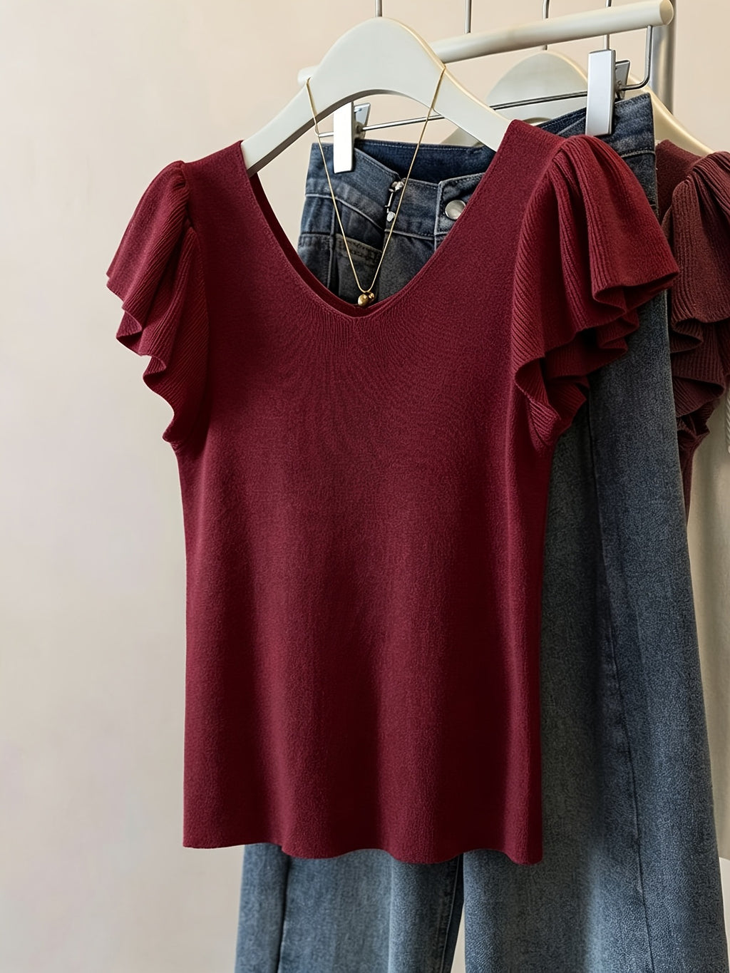 V-col tricoté à manches courtes Ruffled Solid-color Top