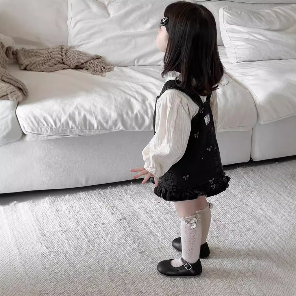 Chemise à poupée à manches lanterne avec une robe de suspension denim