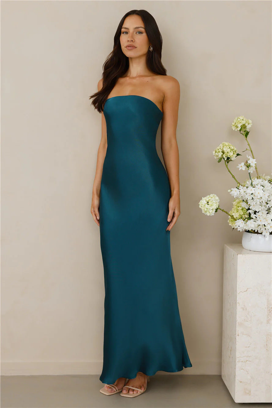 Women's sleeveless long dress without lace