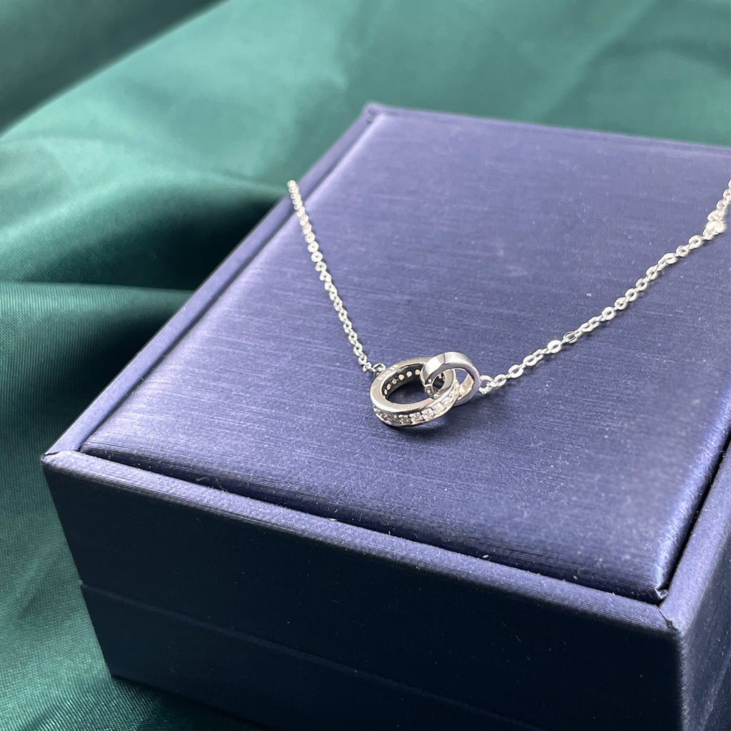 S925 Argent Sterling Interlocking Double anneau Collier en mousse 43cm Pave Design D Couleur
