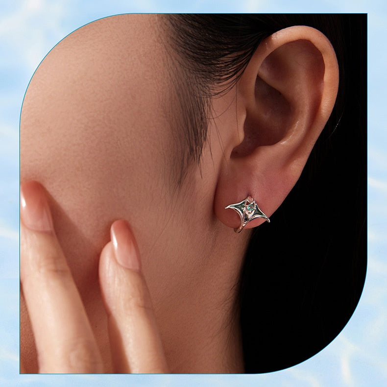 S925 Argent Sterling Mysterious Blue Manta Ray Oreille Clip