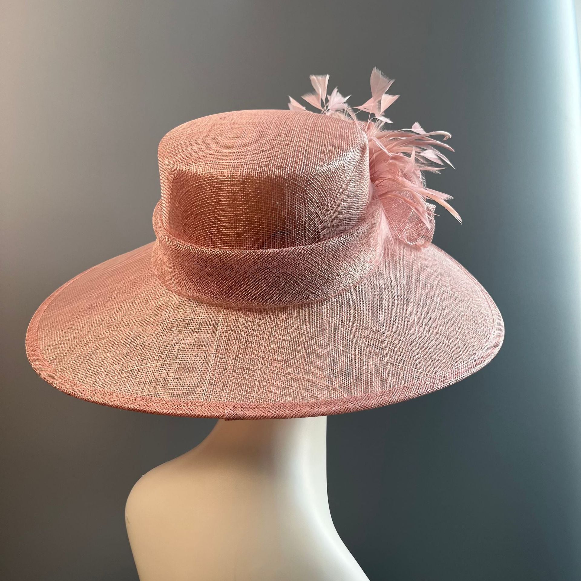 Chapeau de lin tendance style cour vintage pour les femmes