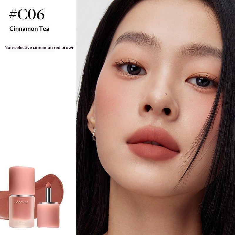 Matte Lip Liner dans un teint de levure pour un doux