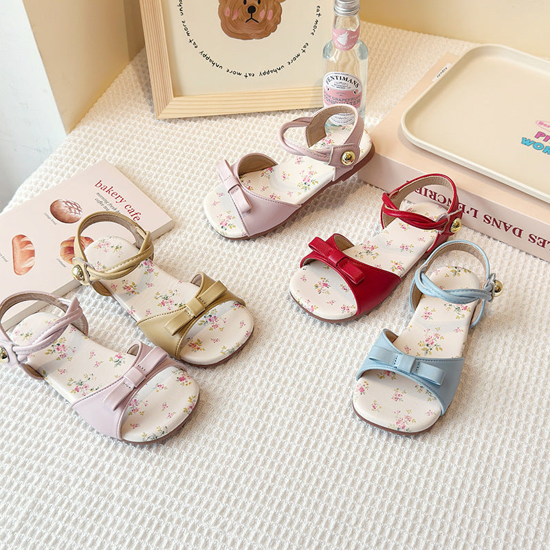 Chaussures de princesse de style coréen d'été avec un arc et une sangle sur le pied