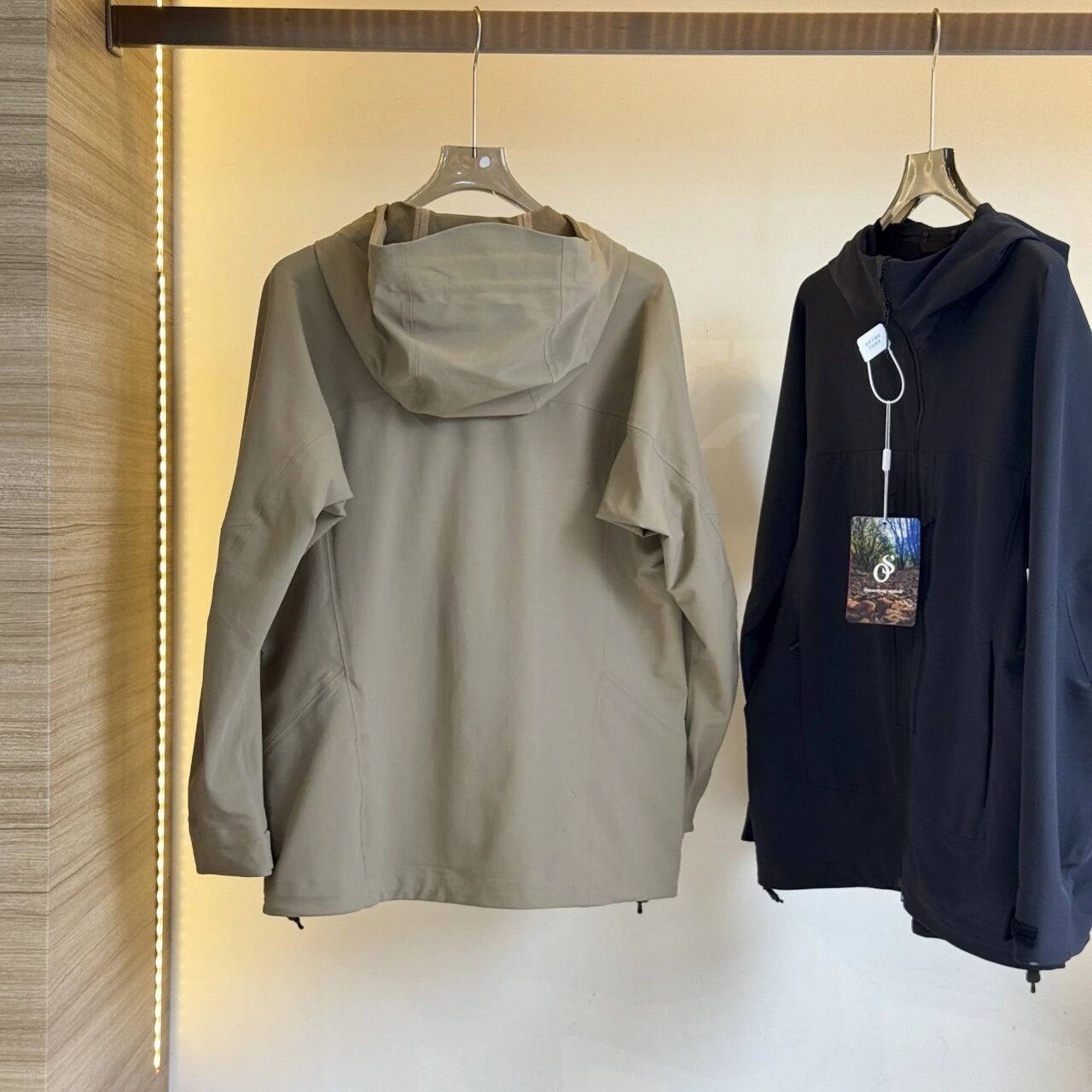 Veste à capuche en coque souple pour hommes