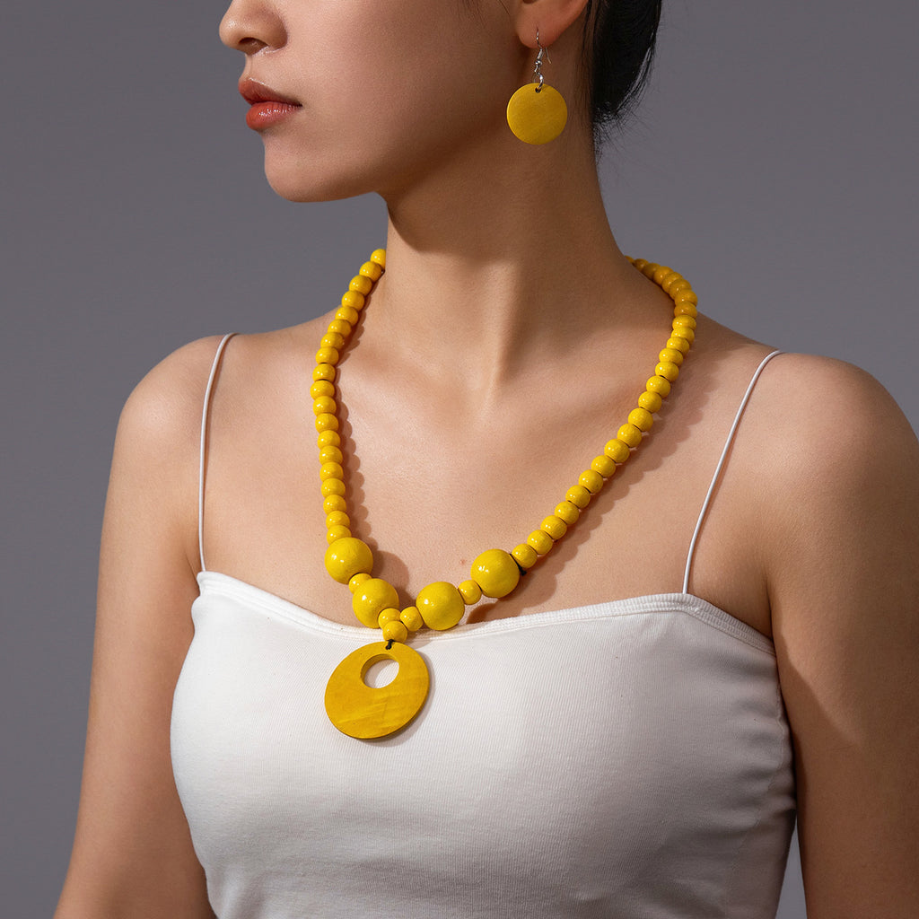 Collier en bois de perles et boucles d'oreilles pour femmes