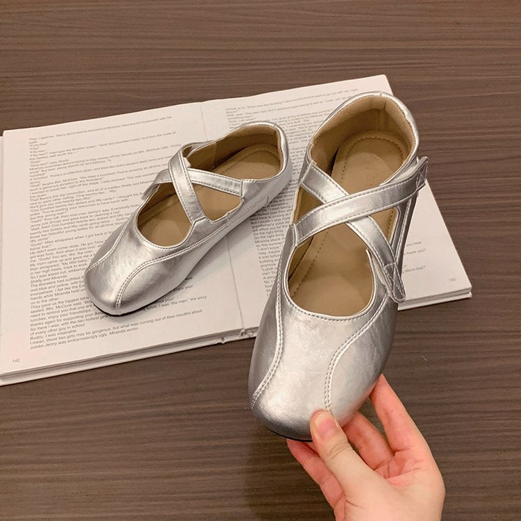 Femmes Crisscross Strap Low Cut Mary Janes