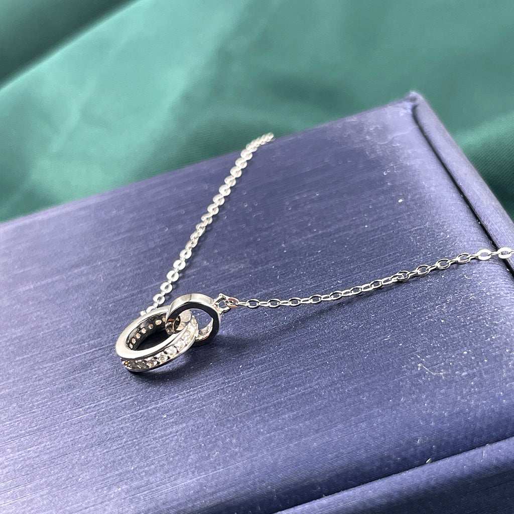 S925 Argent Sterling Interlocking Double anneau Collier en mousse 43cm Pave Design D Couleur