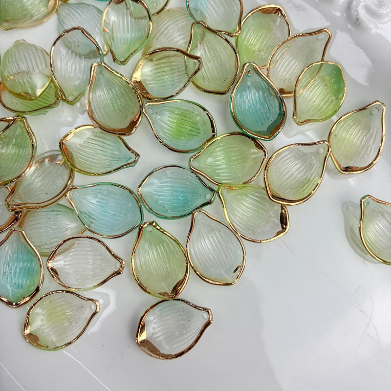 Charms de feuille en acrylique translucide à deux tons