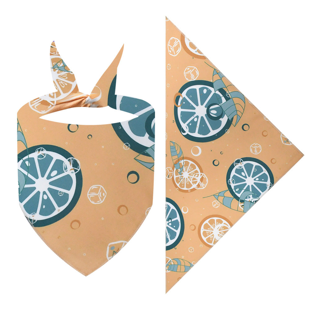 Dessin animé Triangle d'animal de compagnie frais Fruit Polyester imprimé Chat et chien Saliva Serviette écharpe Qui