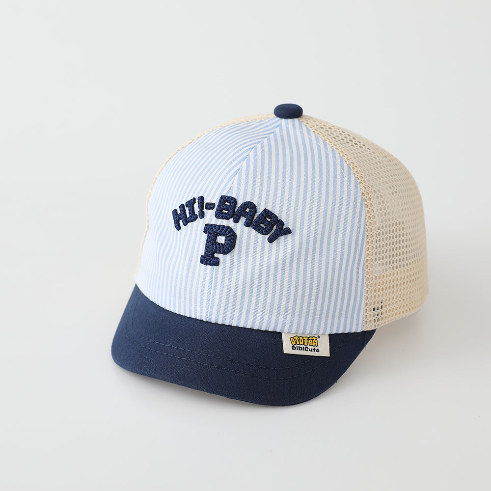 La lettre brodée pour enfants P Chapeau à rayures verticales avec un design multicolore est une mode