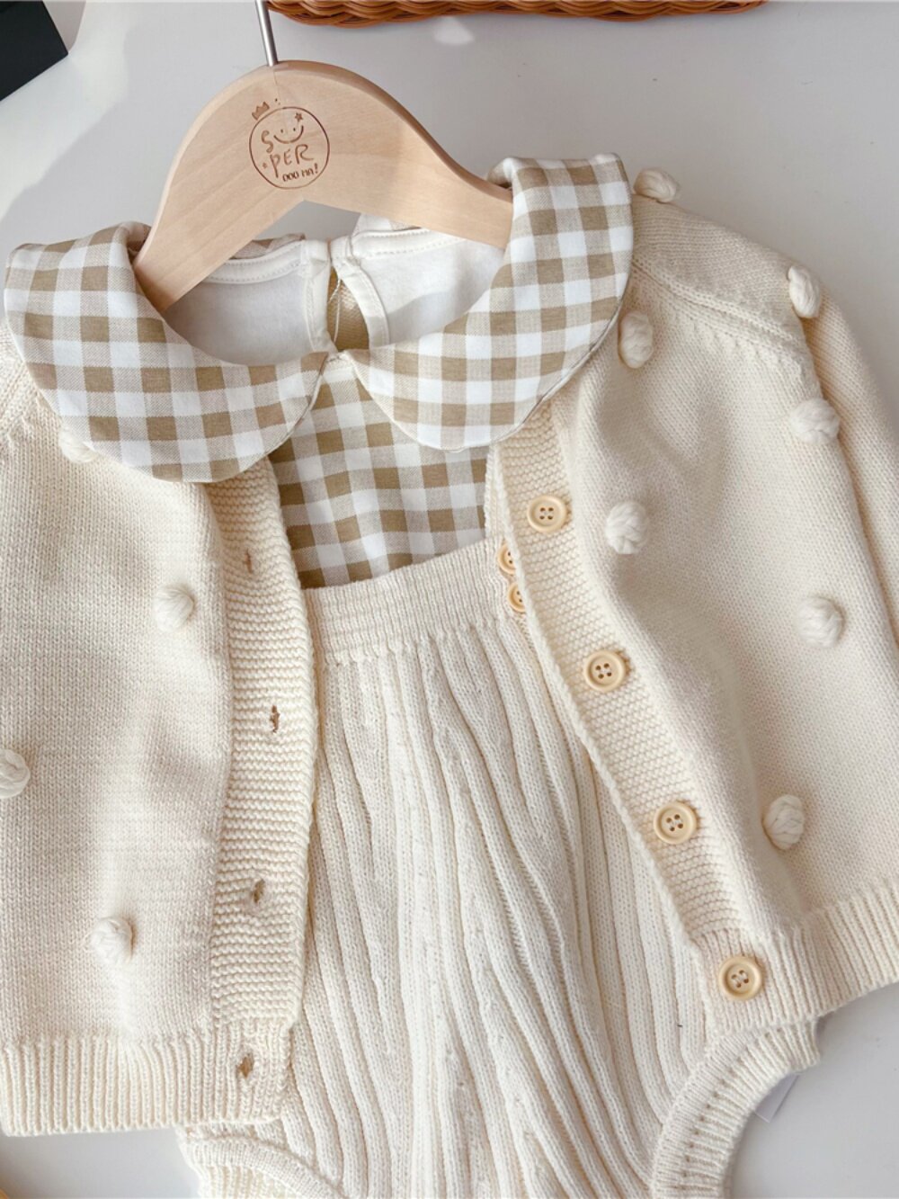Coffret de cardigan en laine pour bébé