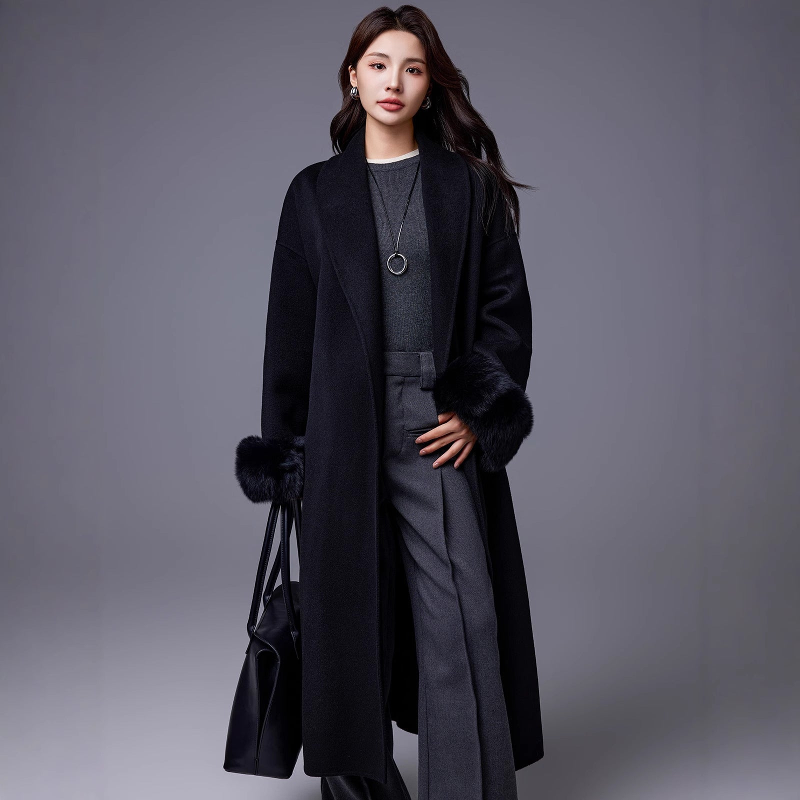 Manteau épais avec manches en fourrure de renard