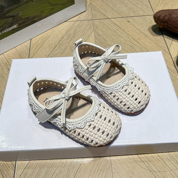 La mode des enfants Hollow Princesse Chaussures Summer Style Filles' Soft Bottom Hollow Baotou Lit