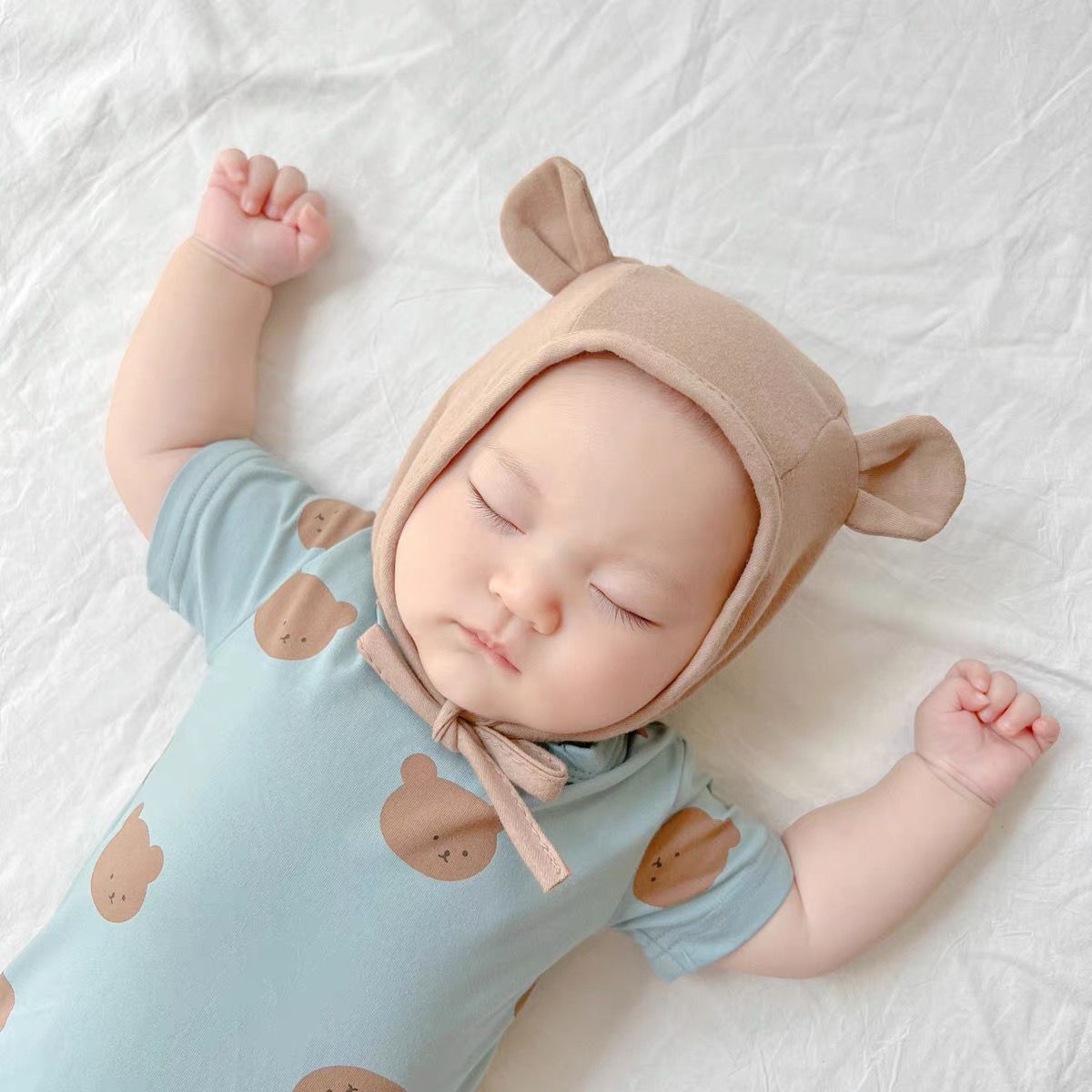 Chapeau bébé et bébé pour le printemps et l'automne avec protection des oreilles pour les nouveau-nés