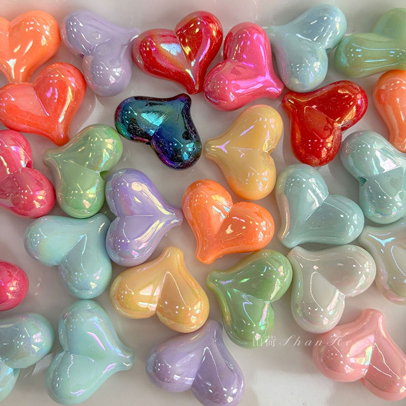 Perles acryliques du coeur irisées