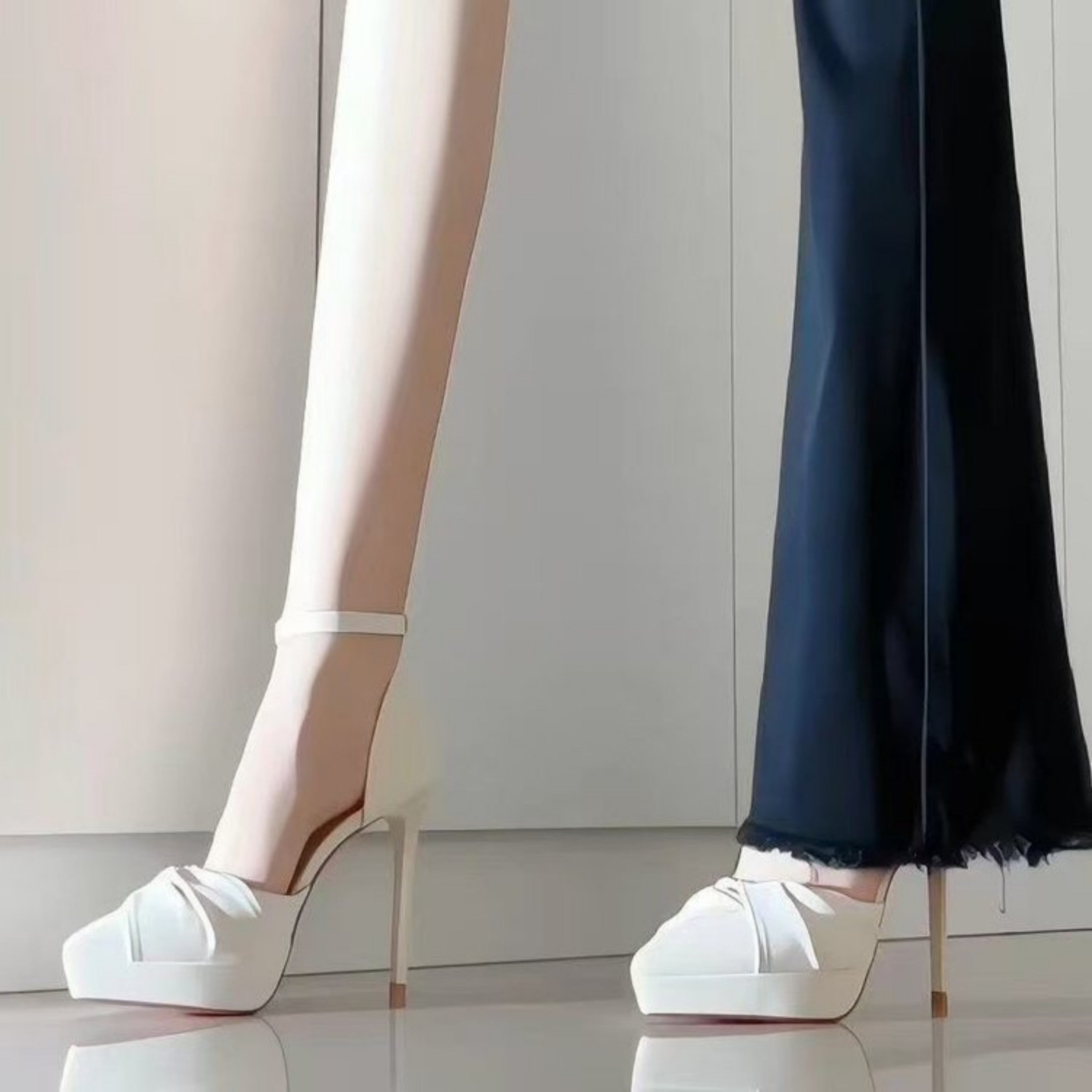 Femmes plissée plate-forme d'orteil carré talons hauts bracelet en cheville Stiletto Pompes Soirée de mariage Dres