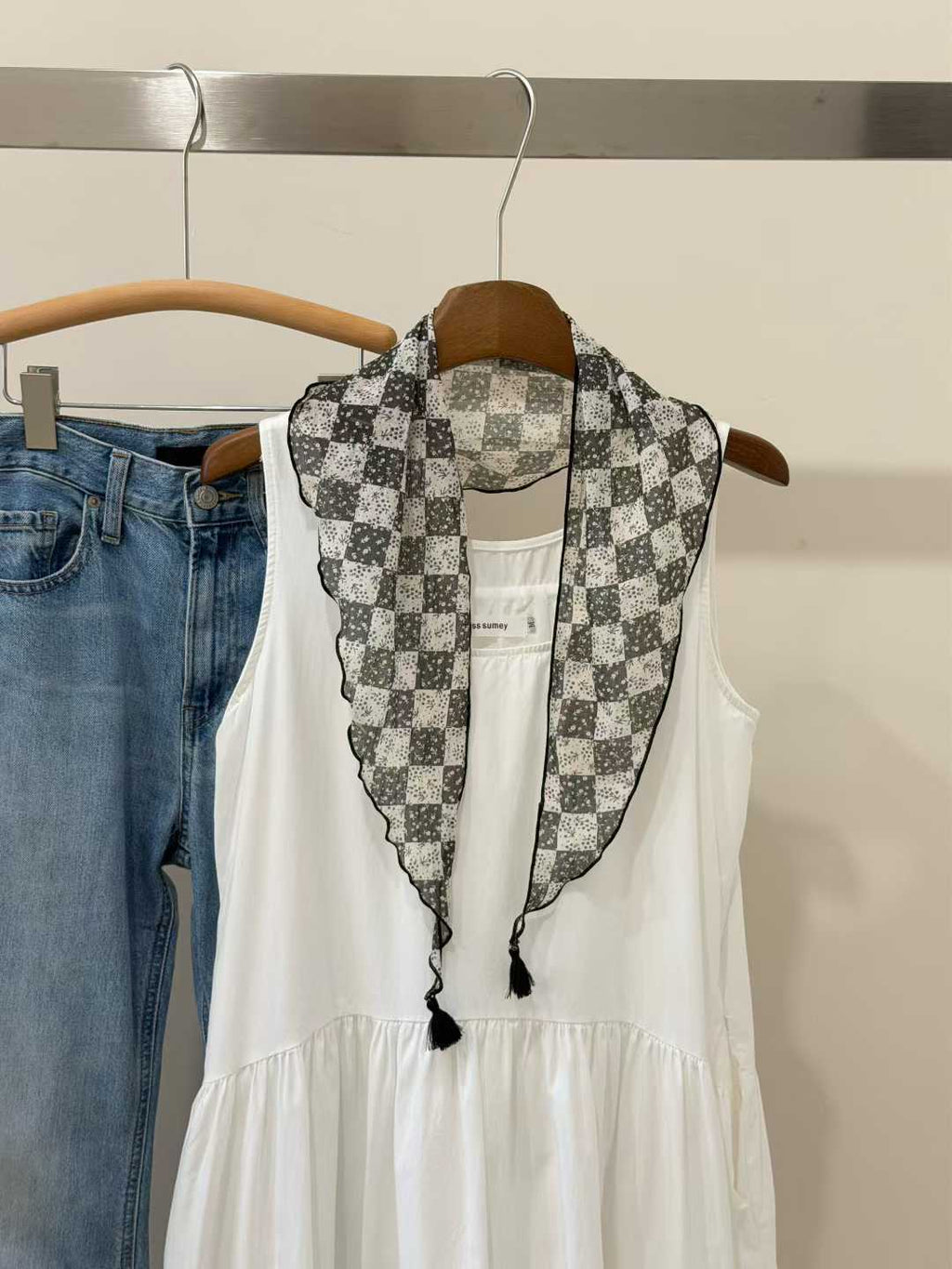 Écharpe de Triangle de Tassel en Plaid Floral léger