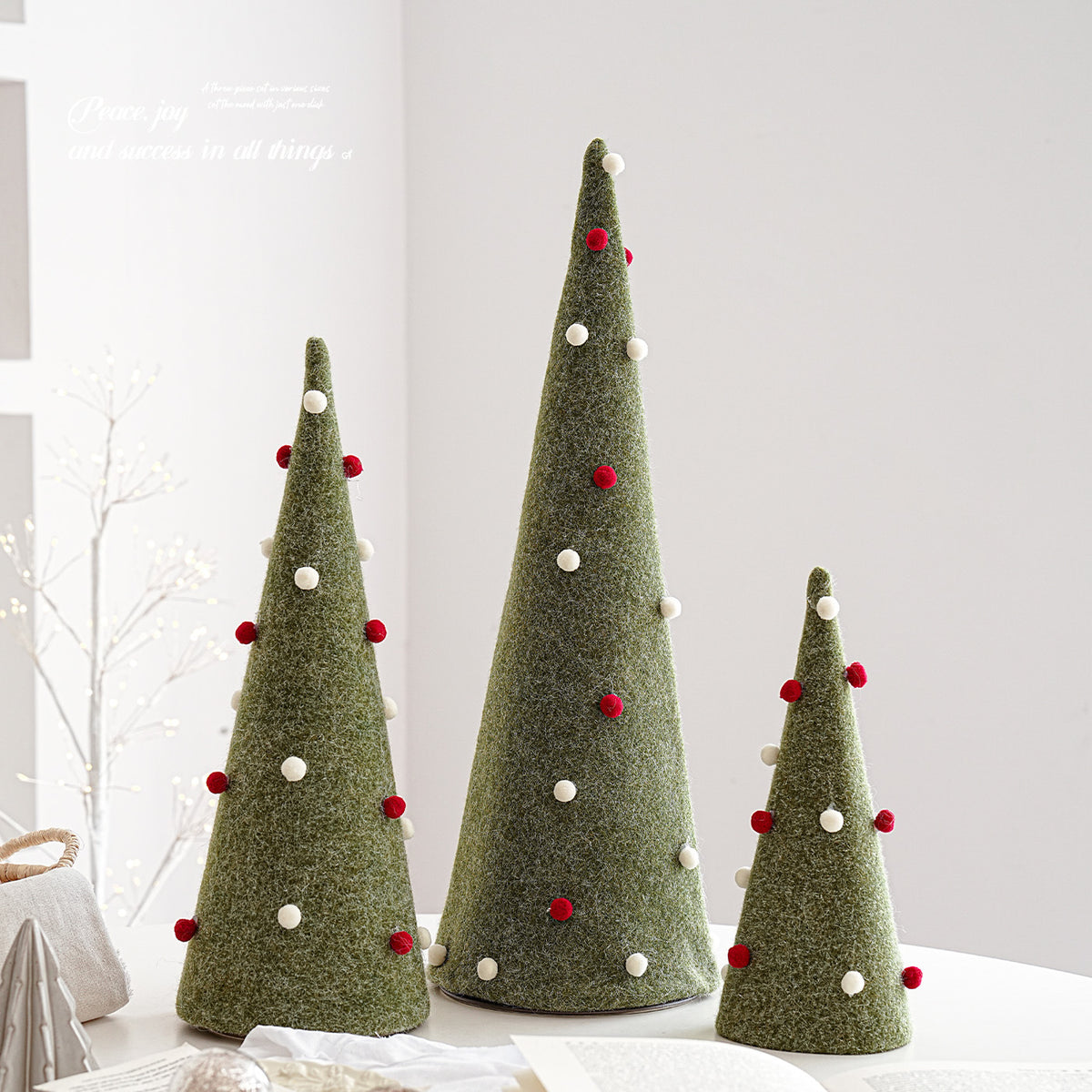 Ornement d'arbre de Noël feutre et pompon en plastique