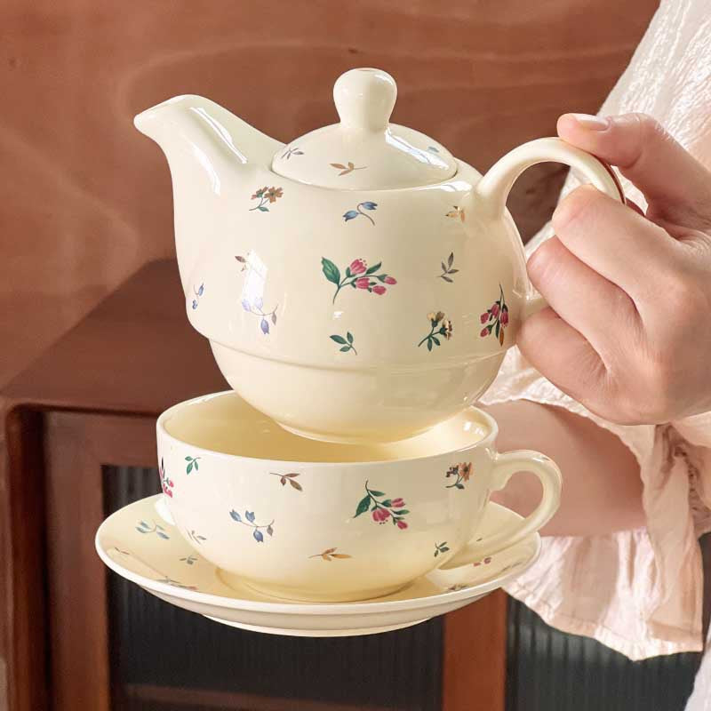 Cup et Saucer en céramique Floral-pattern ensemble une tasse et une théière en lettres théière Fl
