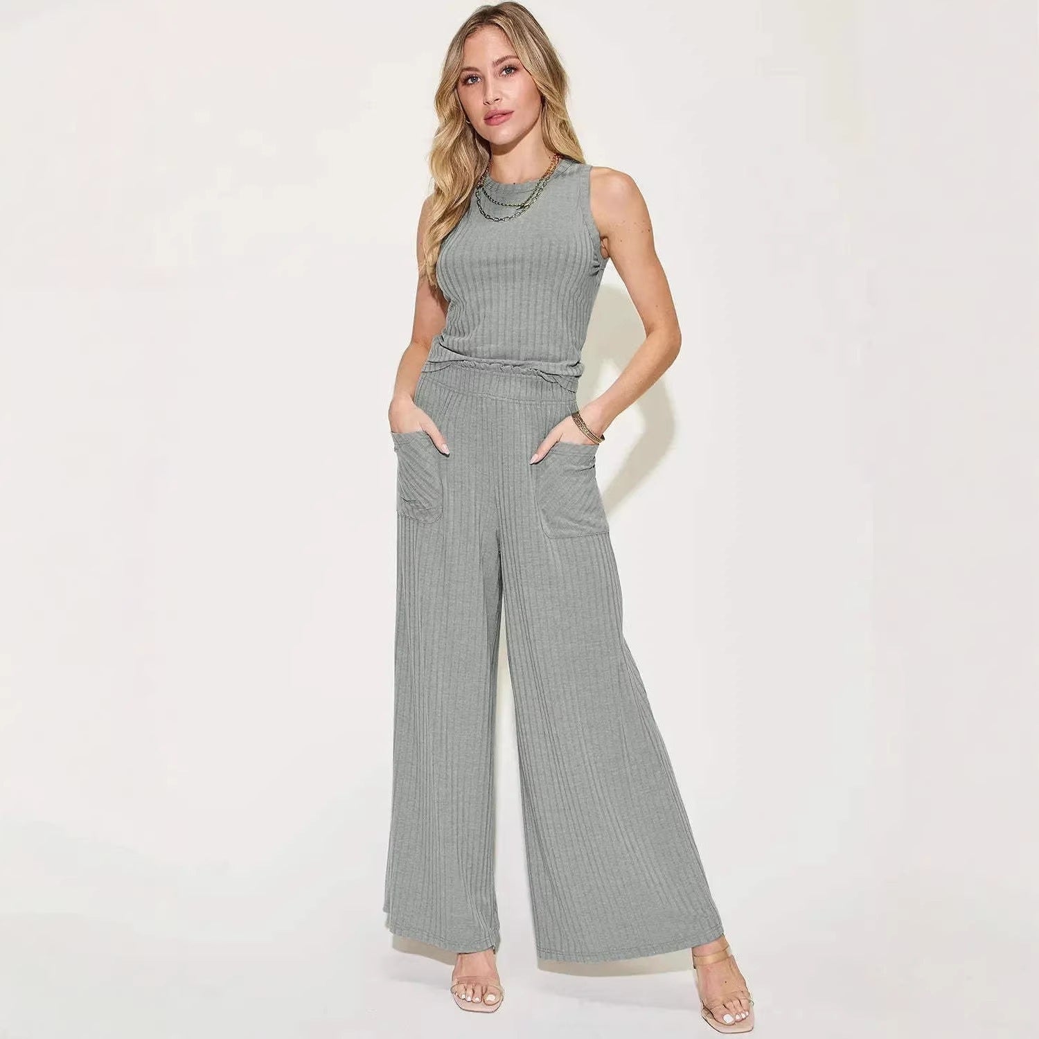 Veste sans manches à la mode et Pantalons à deux pièces en forme de col