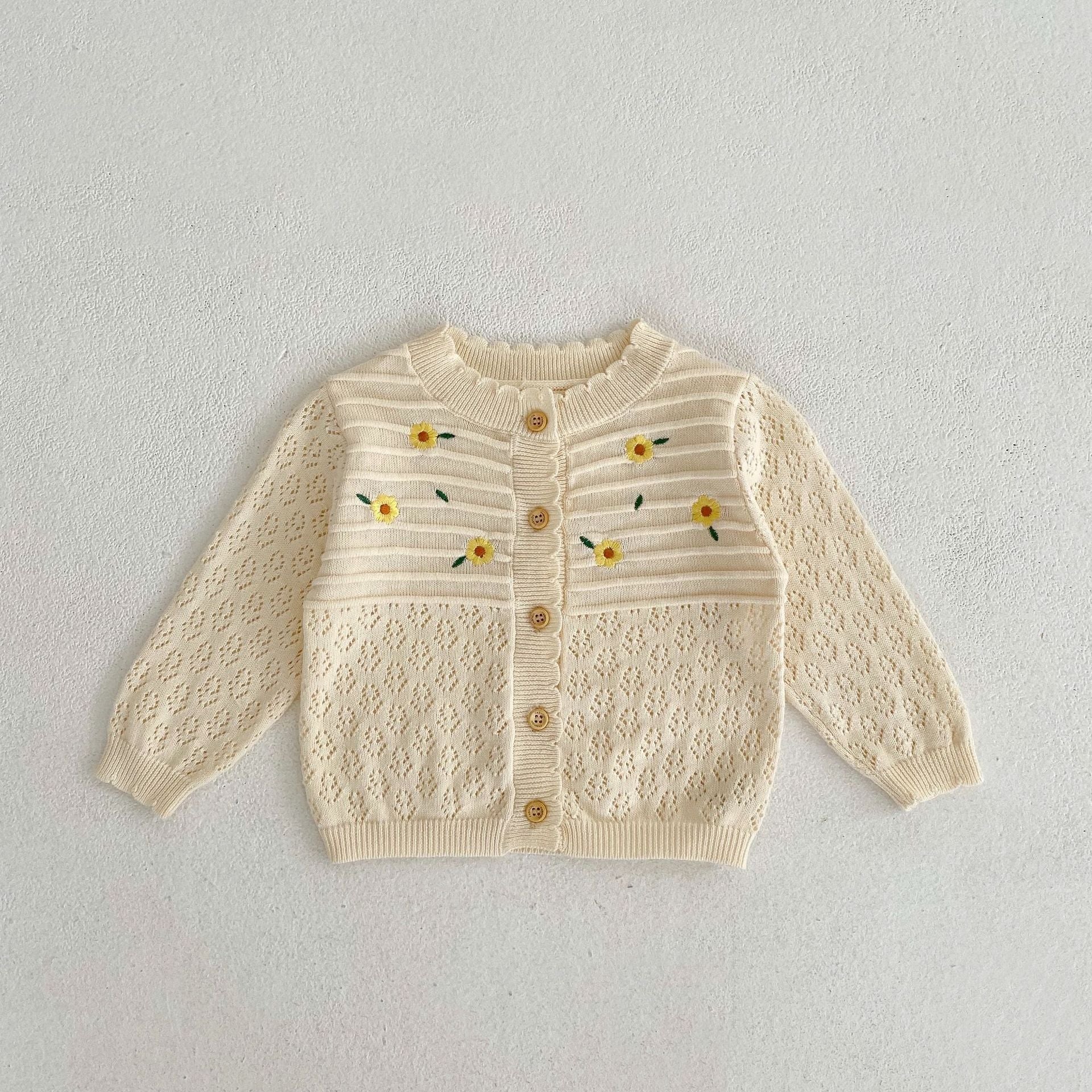 Fleur brodée Hollow Long Sleeve Protection du soleil Enrobage en tricot vide