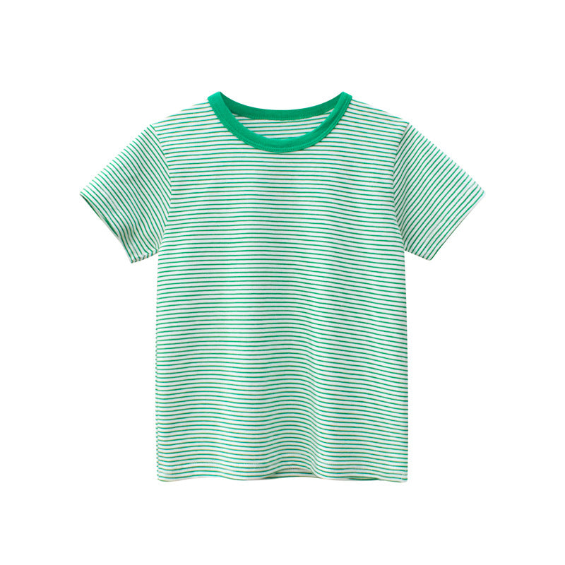 Vêtements de bébé rayés
