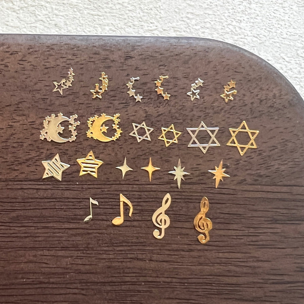 Flakes en métal d'art d'étoile d'or et d'argent