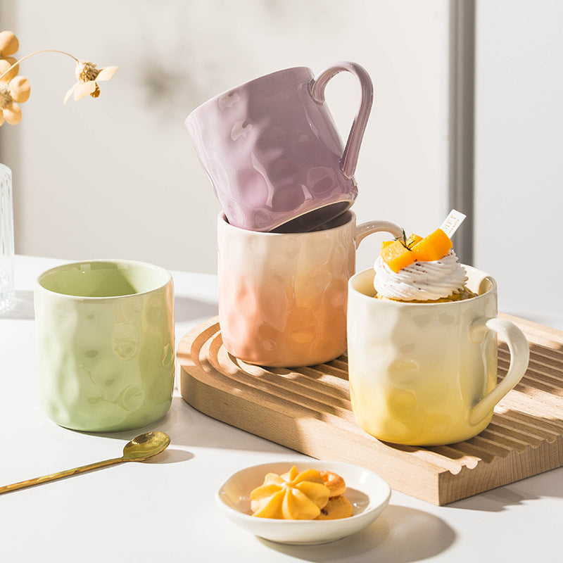 Élégante tasse en céramique à la main