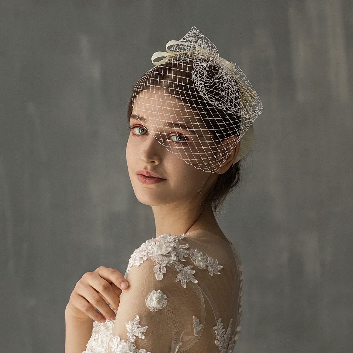 L'Europe et l'Amérique Blanc Mesh Bow Veil