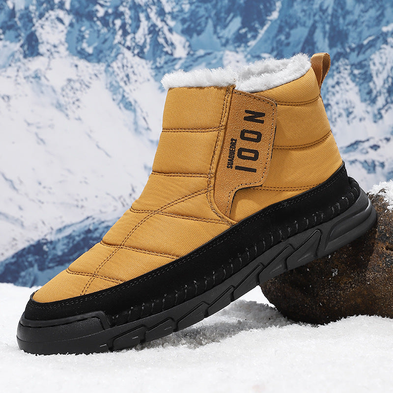 Bottes de coton antidérapantes avec une chaude