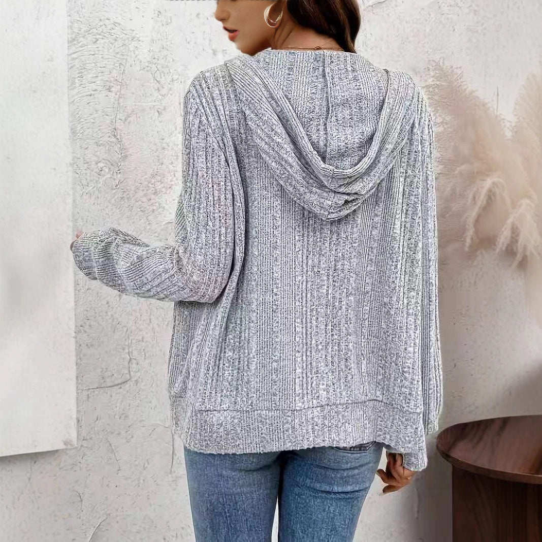 Chandail à mailles mi-longueur à capuchon pour femmes