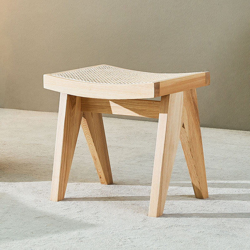 Tabouret minimaliste en osier et en bois massif