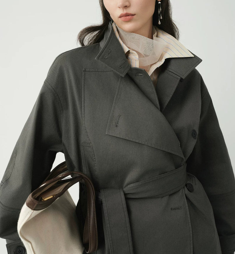 Designer-style double-arm jacket for small figurines