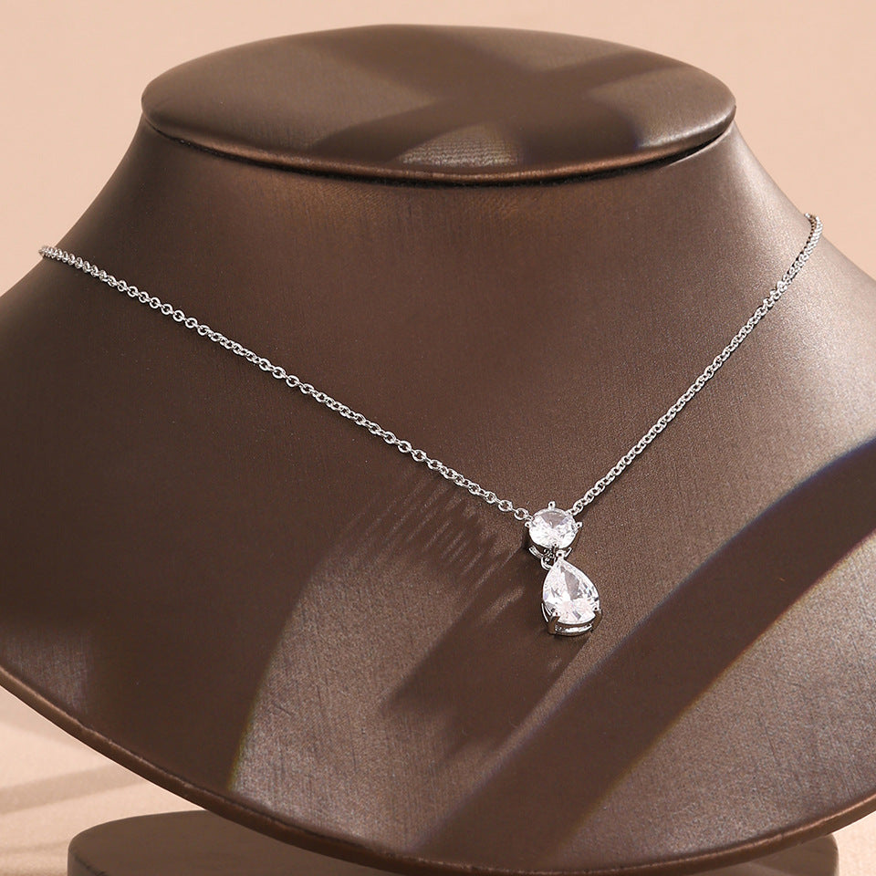 Collier à double goutte d'eau pour la vente à chaud