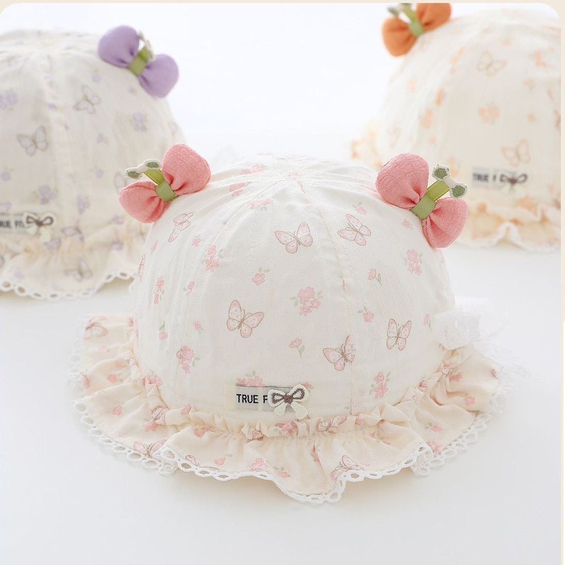 Chapeau en dentelle de papillon pour enfants avec une décoration Bow à l'orée est doux et adora