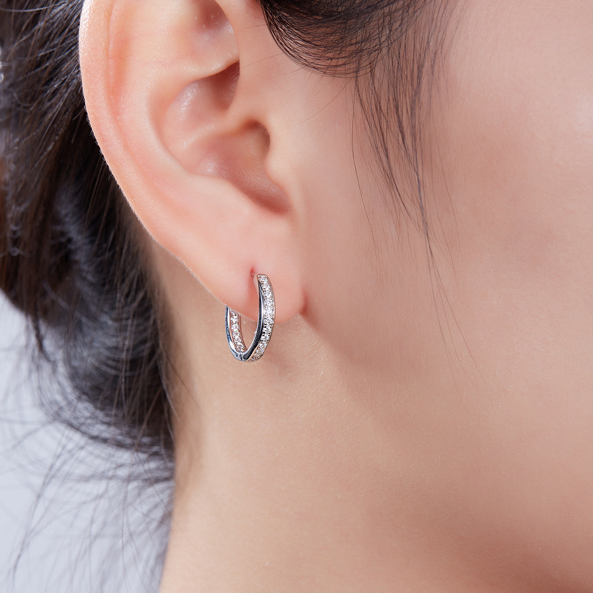 S925 Argent Sterling 40pcs Moissanite Huggie Boucles d'oreilles Hoop Femmes 14,5mm Platine plaqué GR