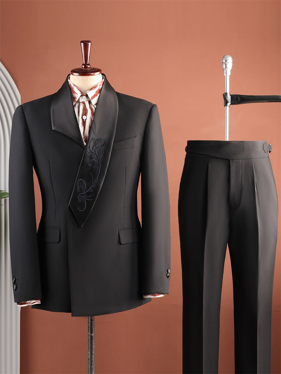 Coiffure en châle de luxe en tissu de tuxedo brodé