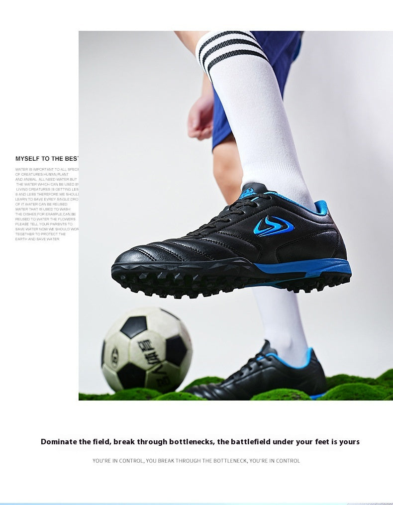 Outdoor sports soccer shoes